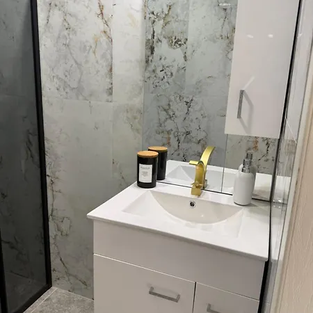 Kambani 1 Apartment *